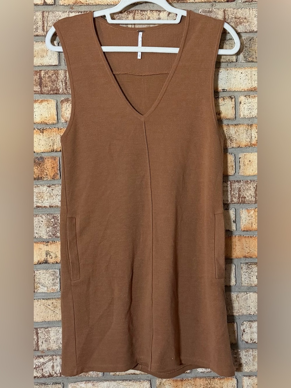 Free People v neck sleeveless sweater dress Xs